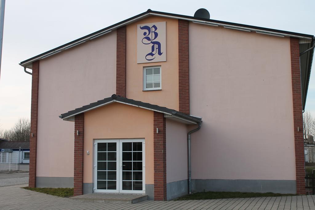 Hotel Pension Schwerin-Haus Schreiber 슈베린 외부 사진