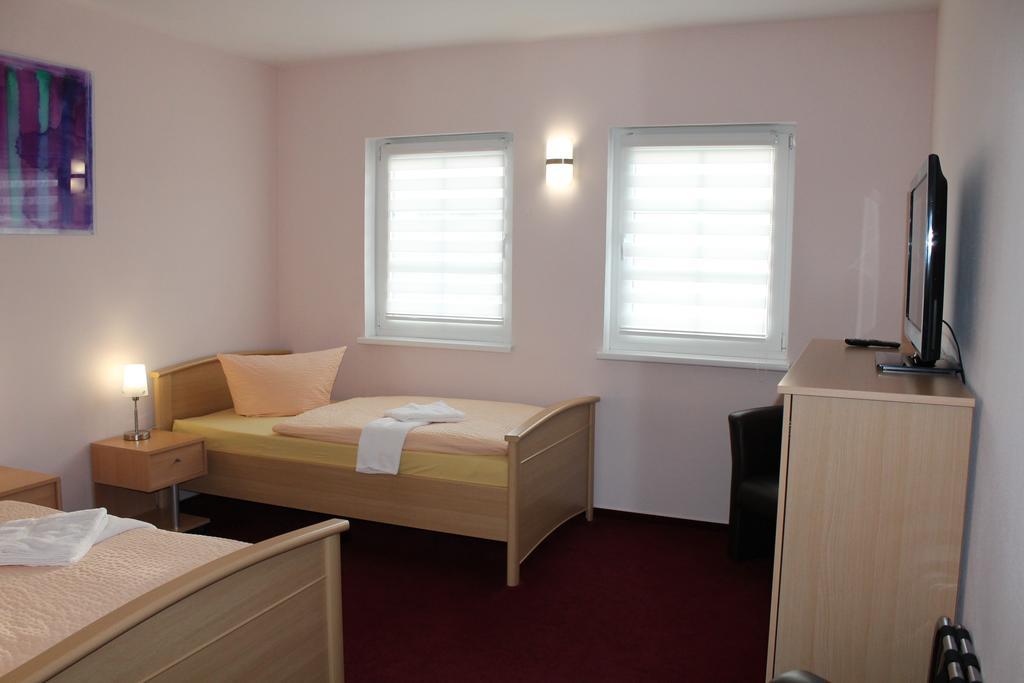 Hotel Pension Schwerin-Haus Schreiber 슈베린 객실 사진